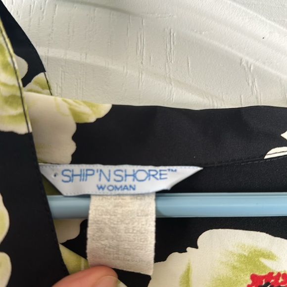 Ship’N Shore Button Up Floral Shirt - Picture 2 of 4